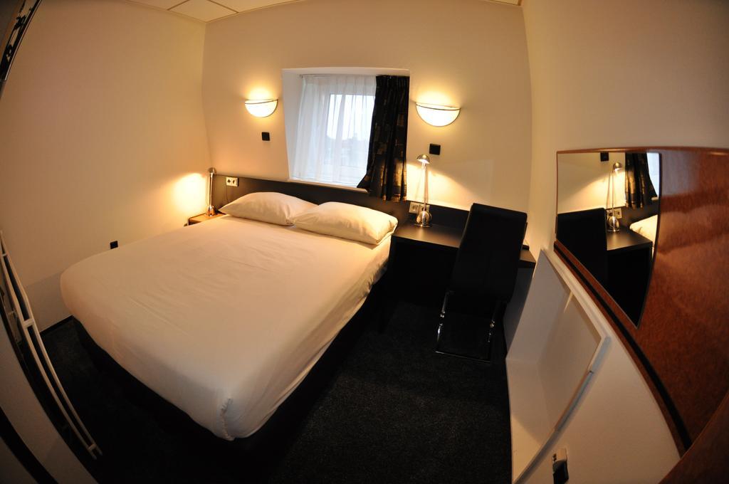 Budget Hotel Le Beau Rivage Мидълбург Стая снимка