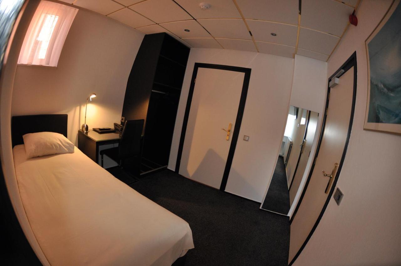 Budget Hotel Le Beau Rivage Мидълбург Екстериор снимка