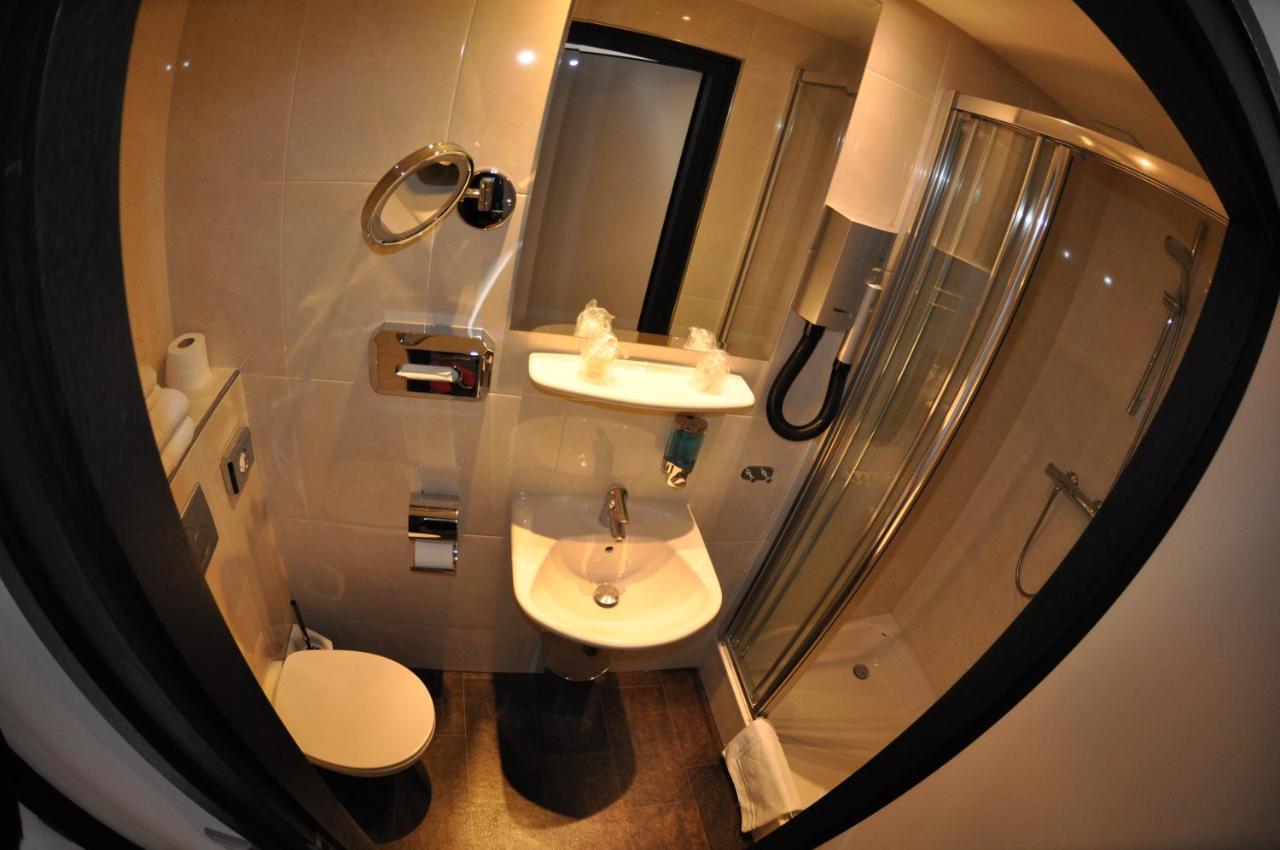 Budget Hotel Le Beau Rivage Мидълбург Екстериор снимка