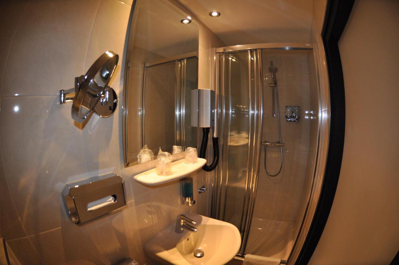 Budget Hotel Le Beau Rivage Мидълбург Екстериор снимка